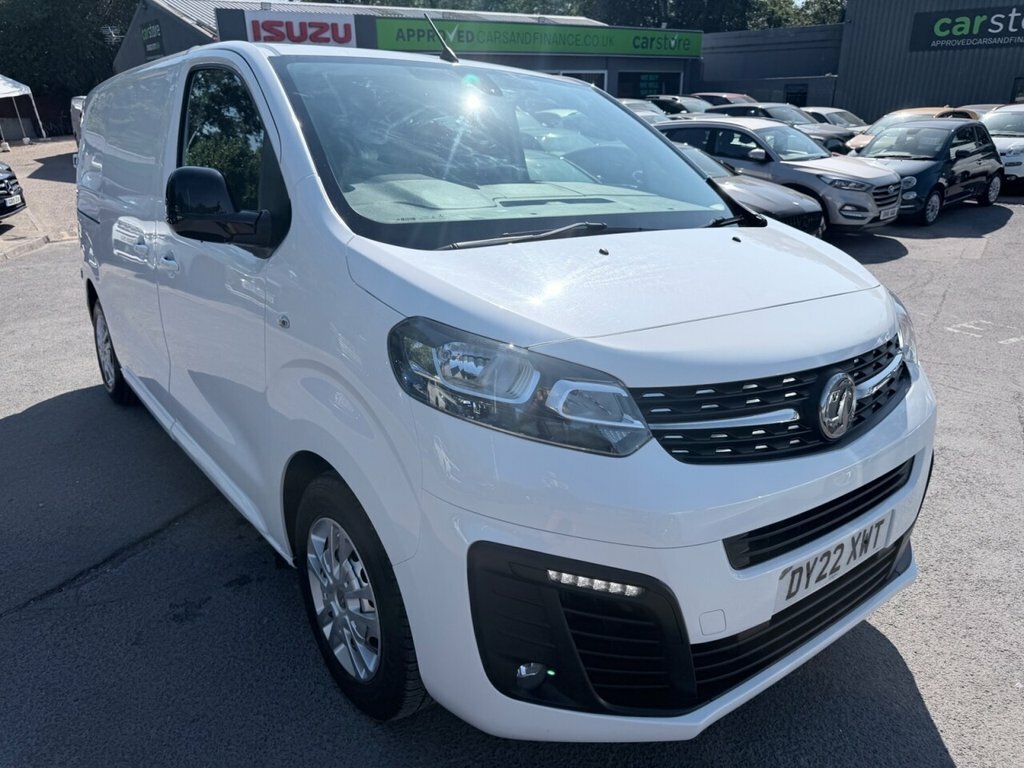 Vauxhall Vivaro 1.5L Sportive 6Dr White