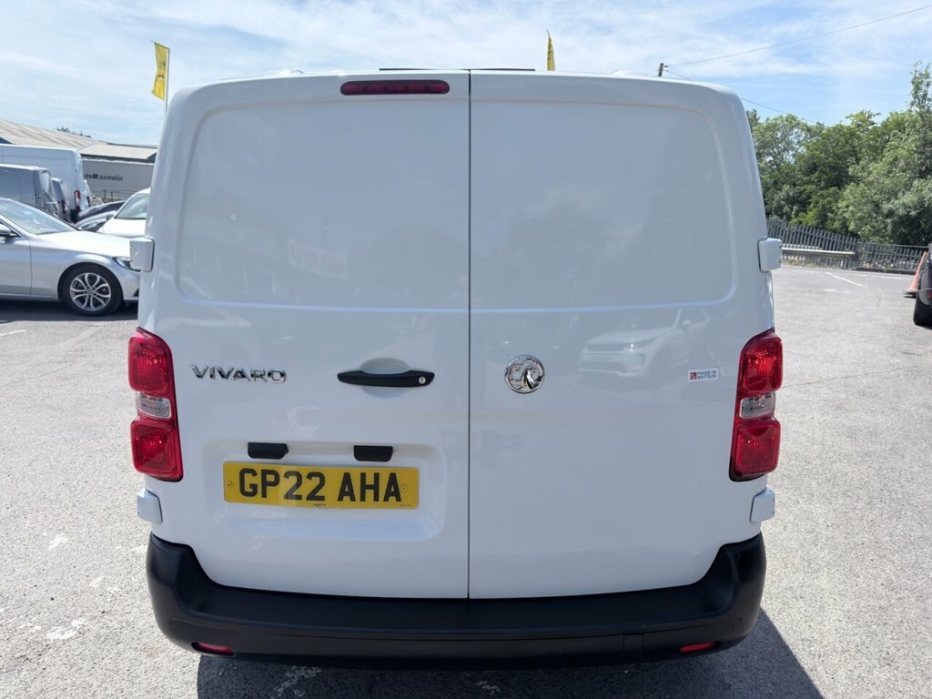 Vauxhall Vivaro 1.5L Dynamic 6Dr GP22AHA White #6
