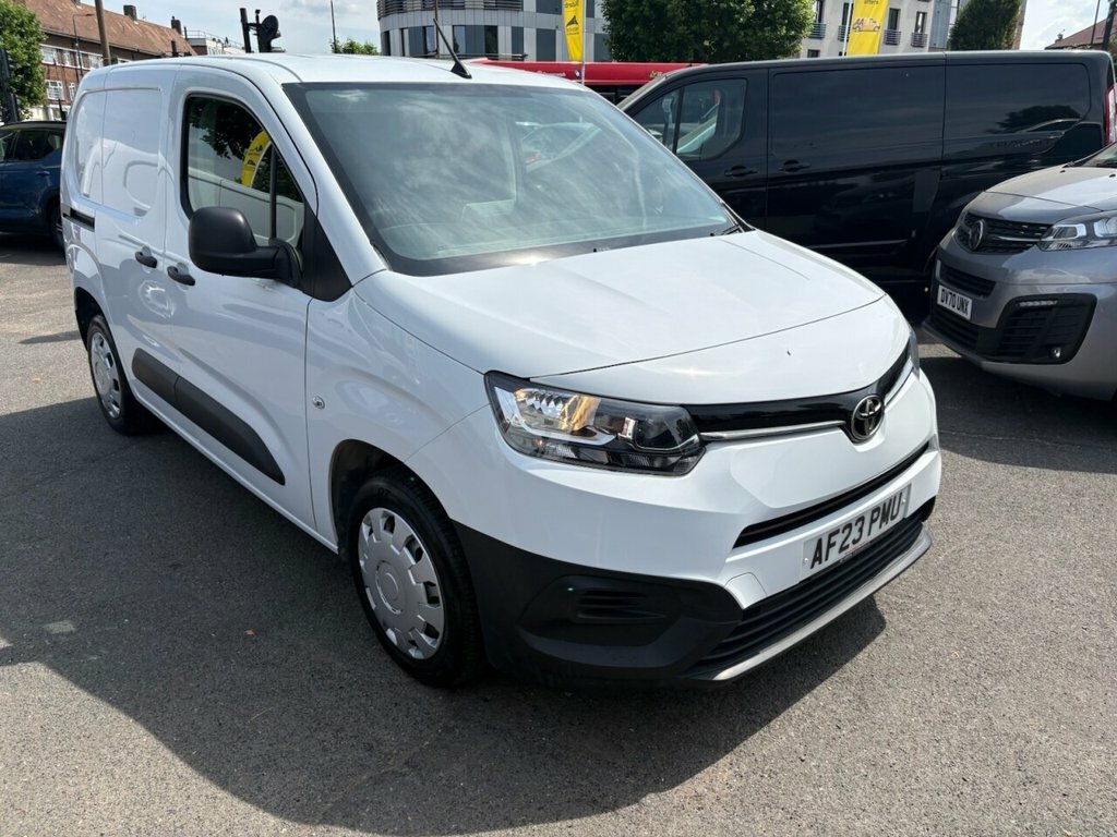 Toyota Proace City 1.5L Active White