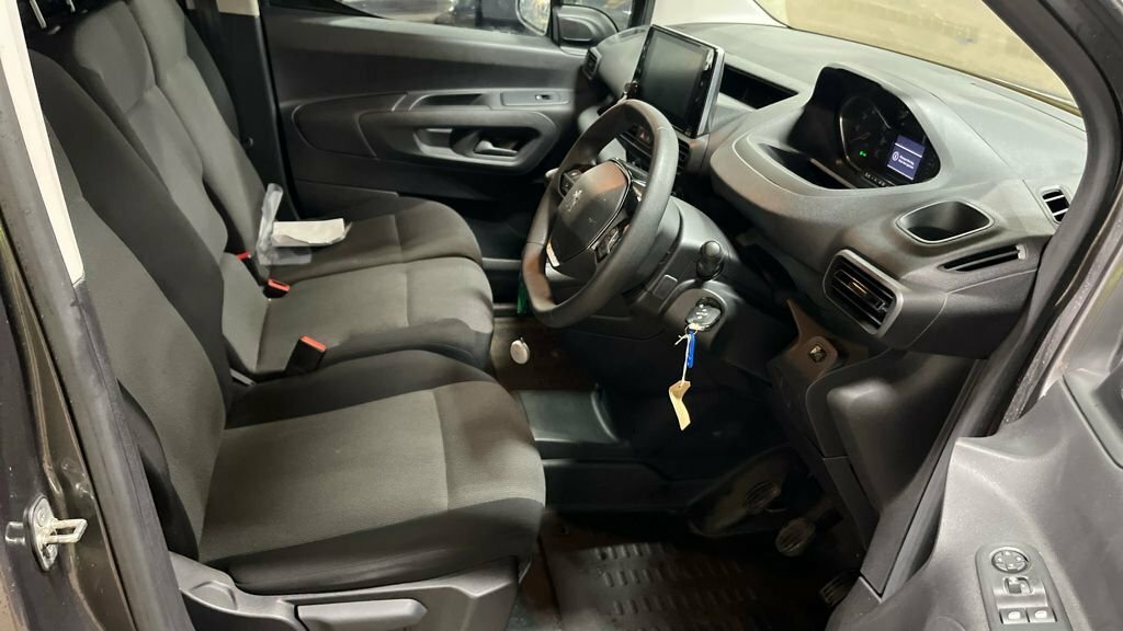 Peugeot Partner Bluehdi 950 Professional Premium White #11