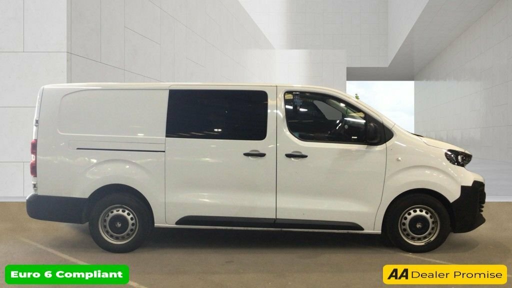 Vauxhall Vivaro 2L Prime 6Dr White #4
