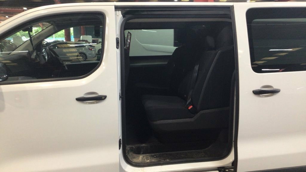 Vauxhall Vivaro 50Kwh Ultimate Lwb 8 Seat, 7.4Kw Charger Black #7