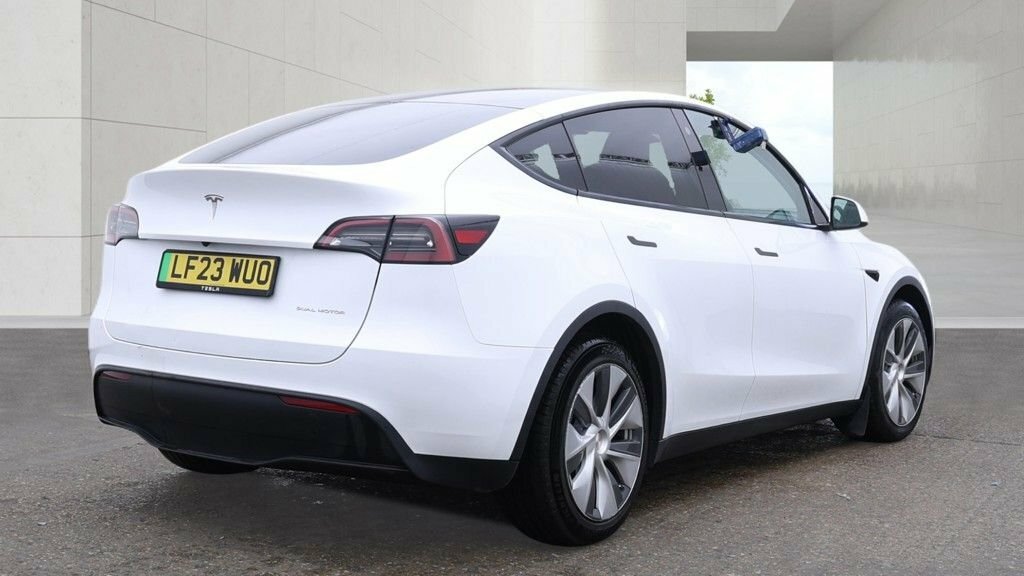 Tesla Model Y Suv White #4