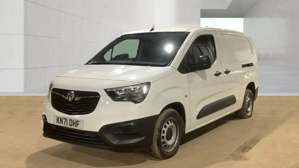 Vauxhall Combo 1.5L Dynamic White