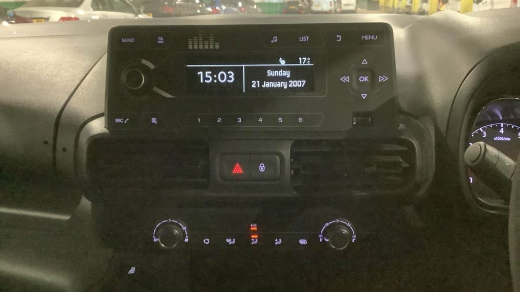 Vauxhall Combo L1h1 2000 Dynamic White #9