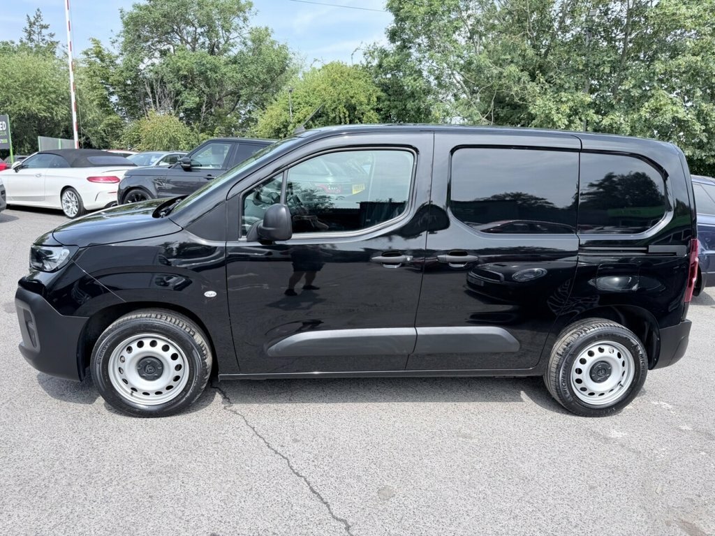 Peugeot Partner 1.5L Professional CA74OGK Black #4