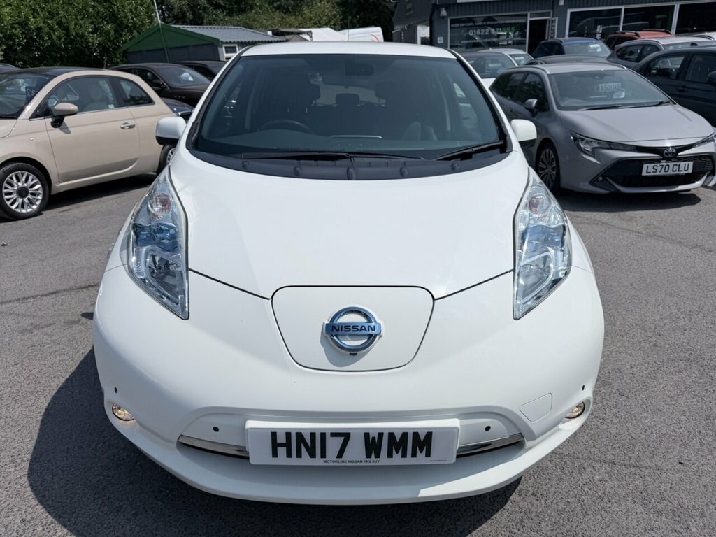 Nissan Leaf Hatchback White #2
