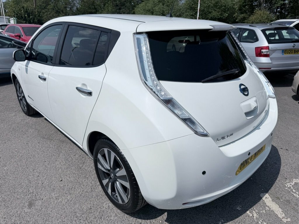 Nissan Leaf Hatchback White #5