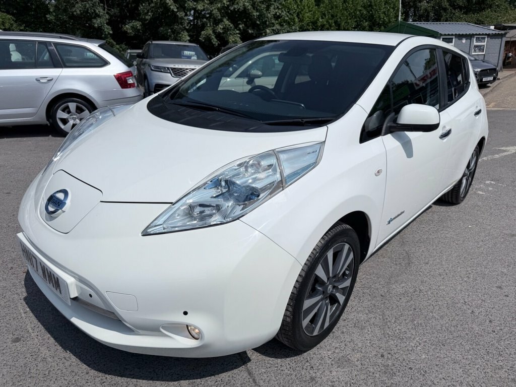 Nissan Leaf Hatchback White #3