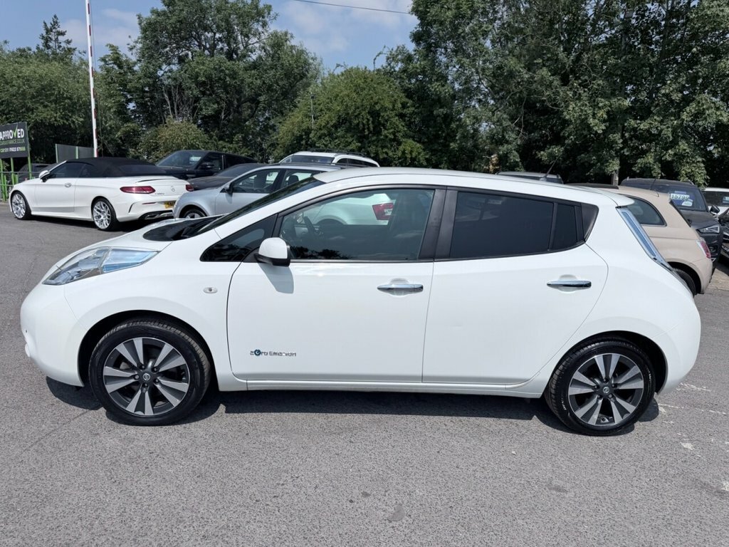 Nissan Leaf Hatchback White #4