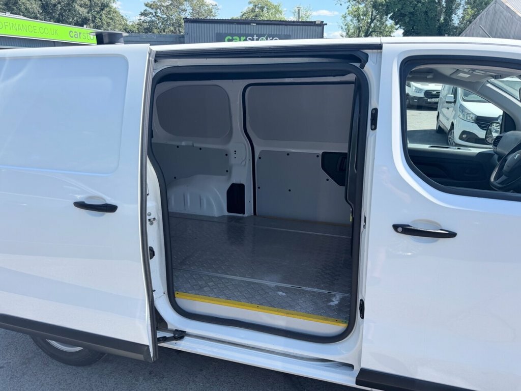 Peugeot E-Expert E 1200 75Kwh Professional Standa... White #13