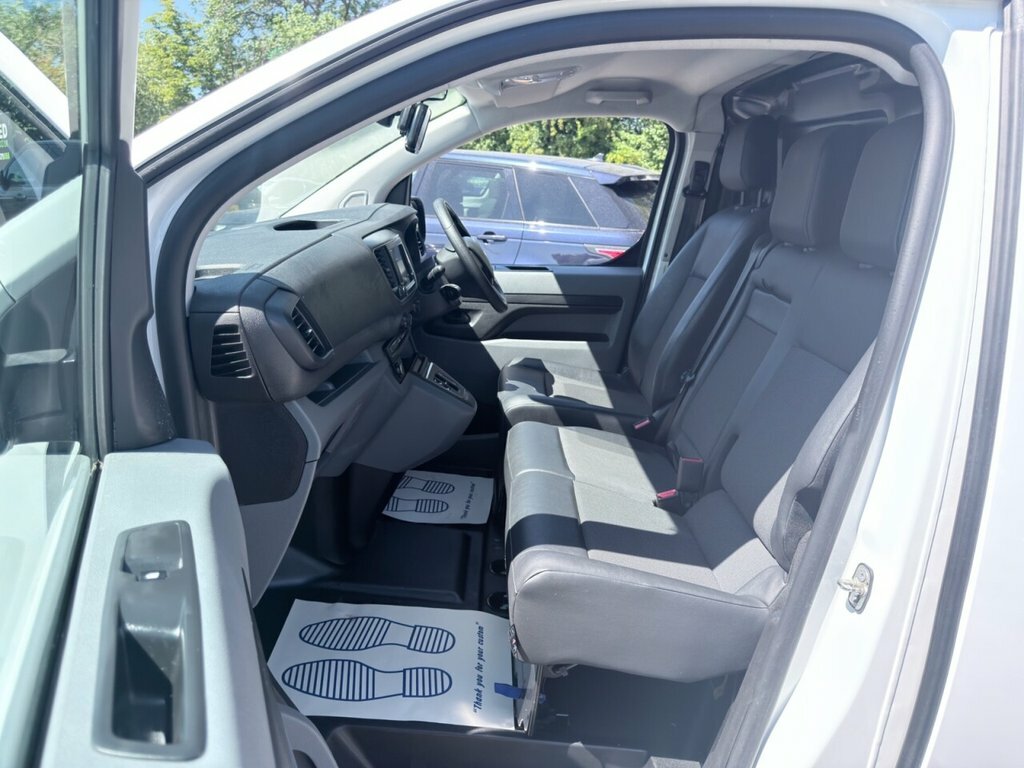 Peugeot E-Expert E 1200 75Kwh Professional Standa... White #18