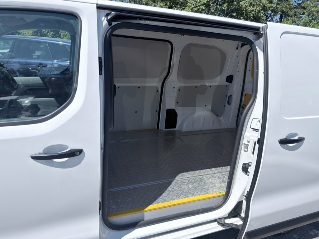 Peugeot E-Expert E 1200 75Kwh Professional Standa... White #16