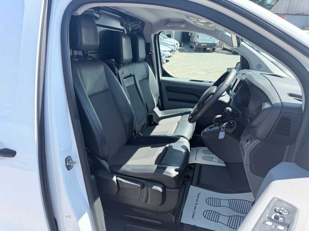 Peugeot E-Expert E 1200 75Kwh Professional Standa... White #12