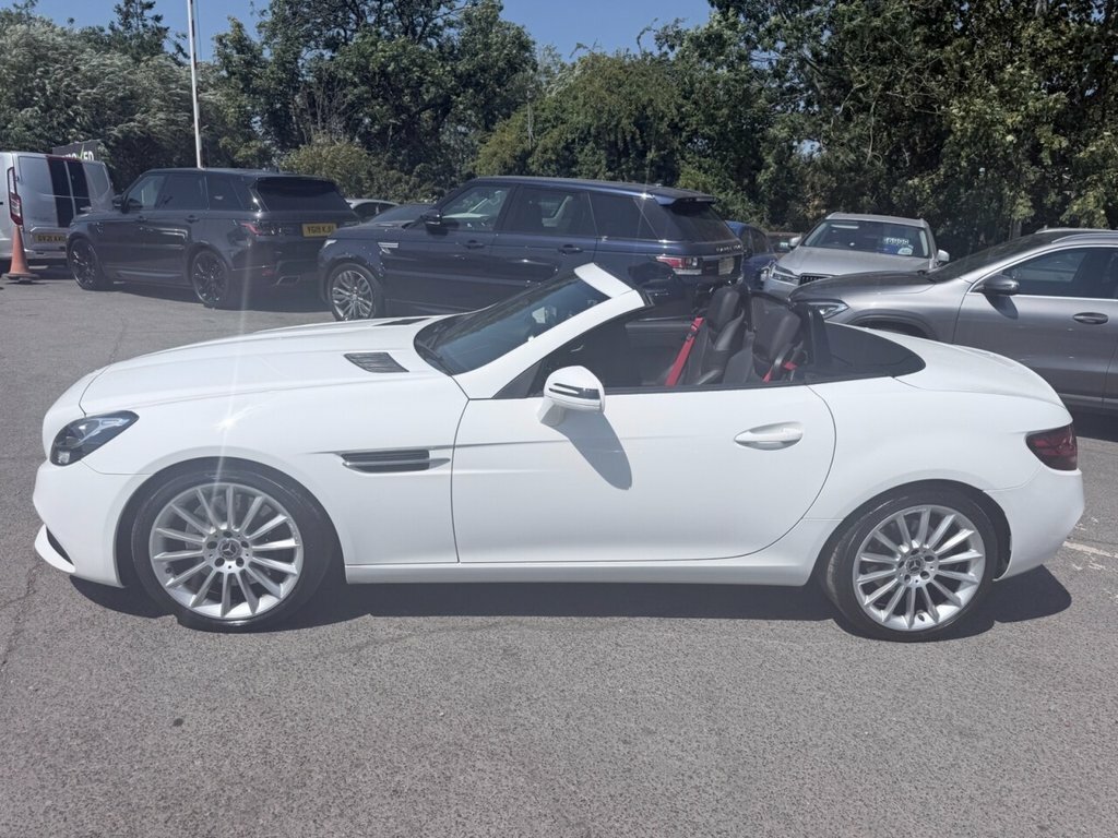 Mercedes-Benz SLC 2.1L Amg Line White #4
