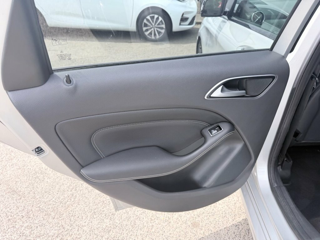 Mercedes-Benz B Class B180 Sport Cdi Blueefficiency Black #23