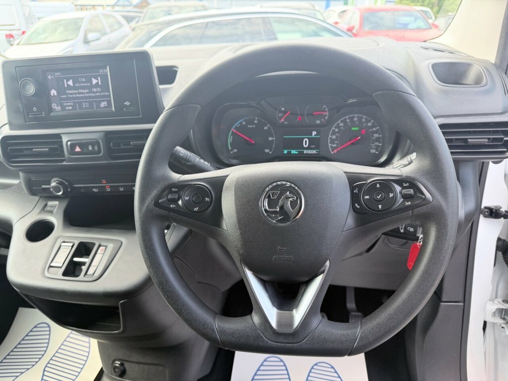 Vauxhall Combo-e Life 50Kwh Se 7 Seat, 7.4Kw Charger #7