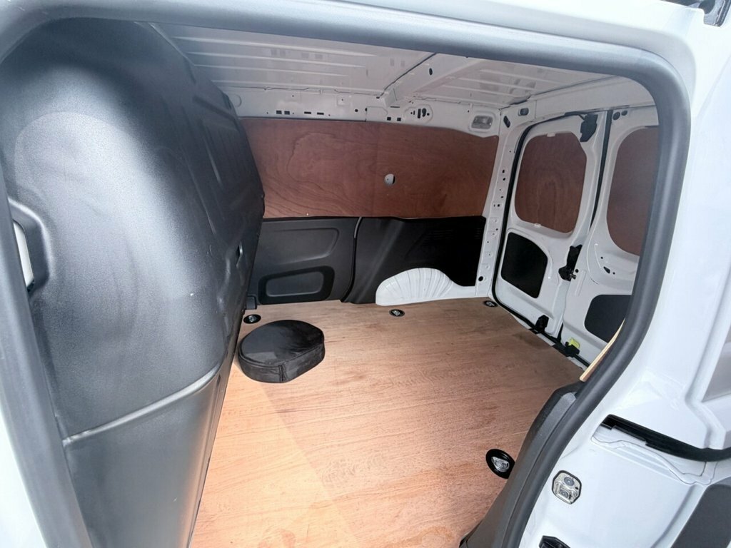 Vauxhall Combo-e Life 50Kwh Se 7 Seat, 7.4Kw Charger #14