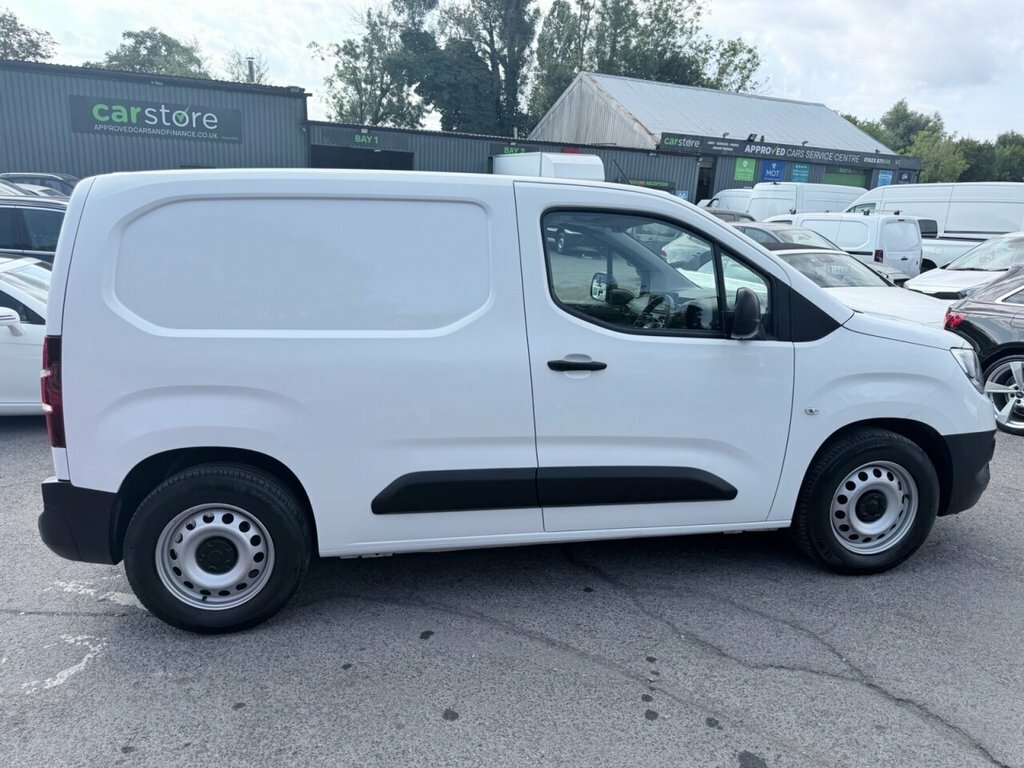 Vauxhall Combo-e Life Mpv White #5