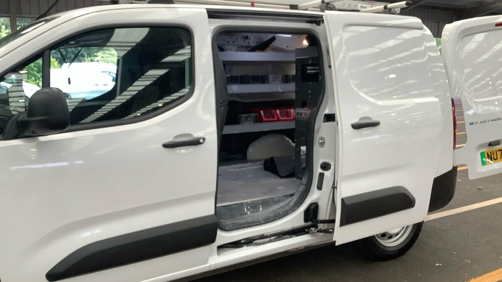 Peugeot E-Partner Panel Van 750 50Kwh Professional Premium Long Pane White #8