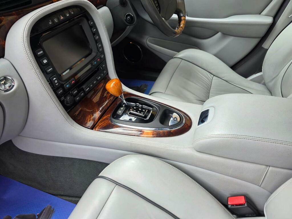 Jaguar XJ Tdvi Sport Premium Saloon Blue #65