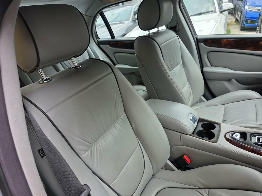 Jaguar XJ Tdvi Sport Premium Saloon Blue #14