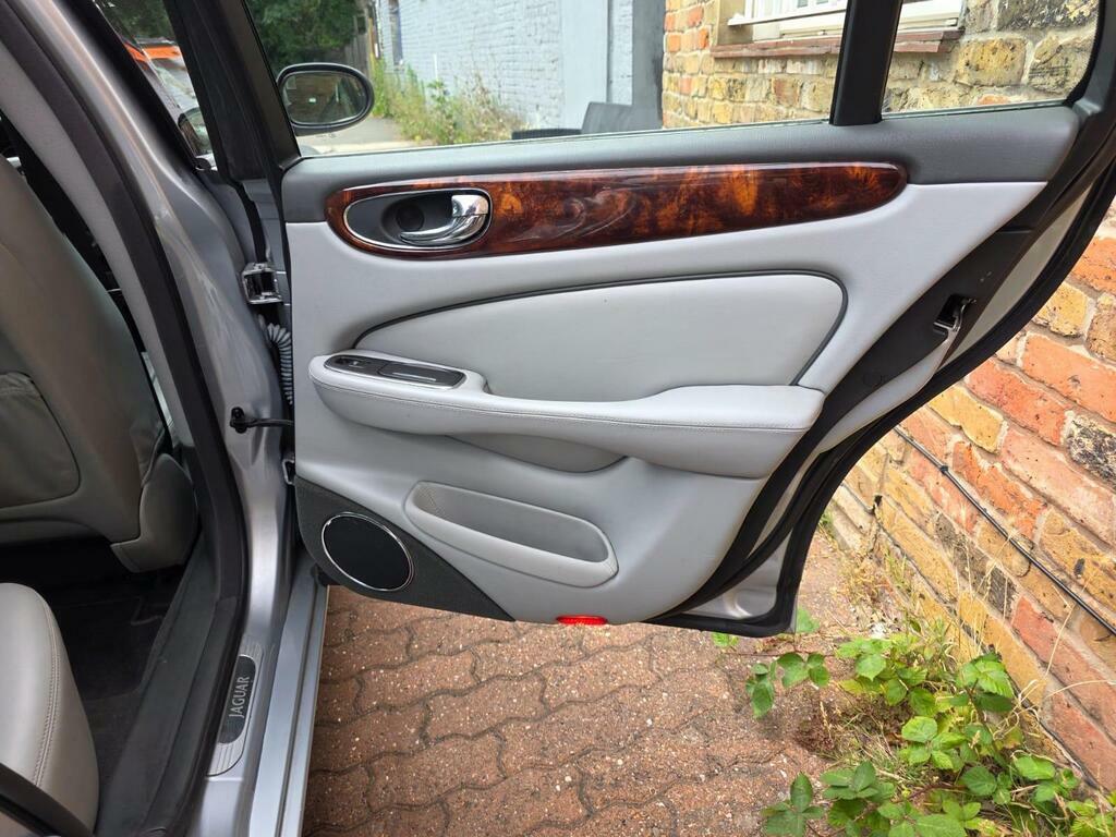 Jaguar XJ Tdvi Sport Premium Saloon Blue #38