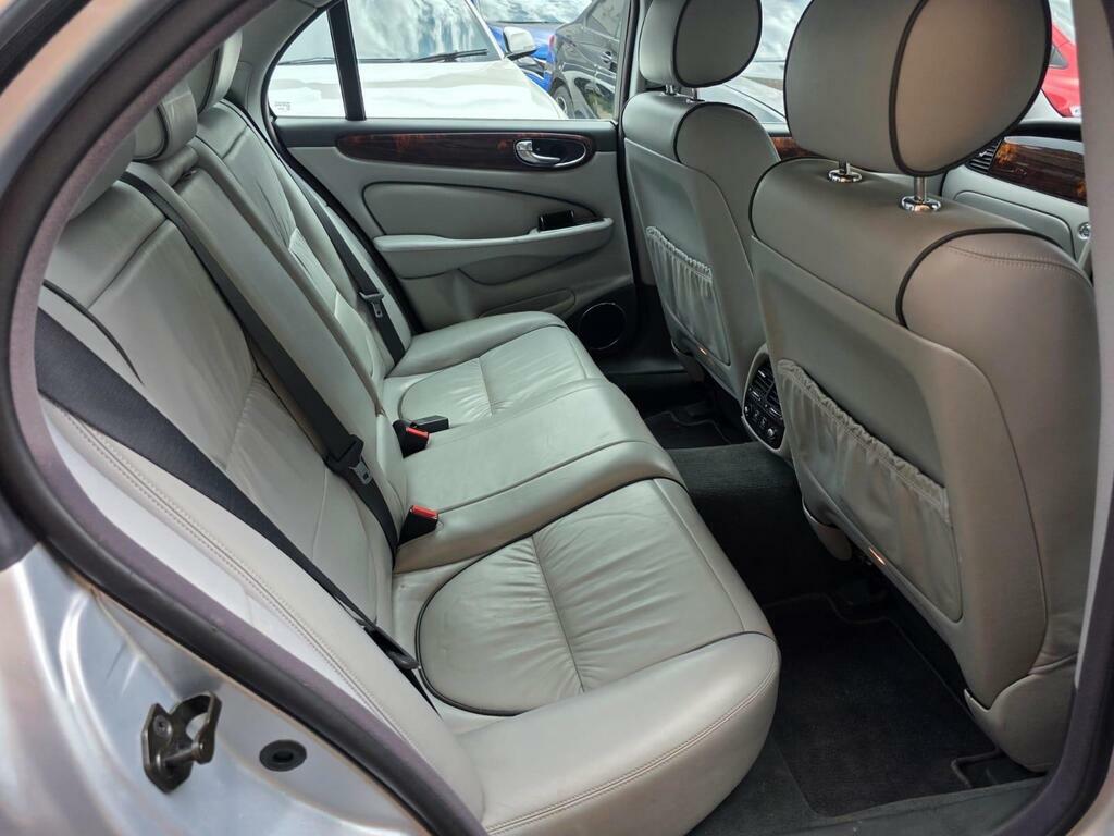 Jaguar XJ Tdvi Sport Premium Saloon Blue #20