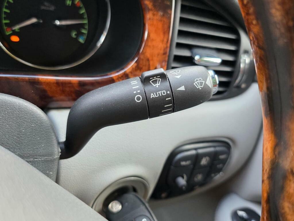 Jaguar XJ Tdvi Sport Premium Saloon Blue #24