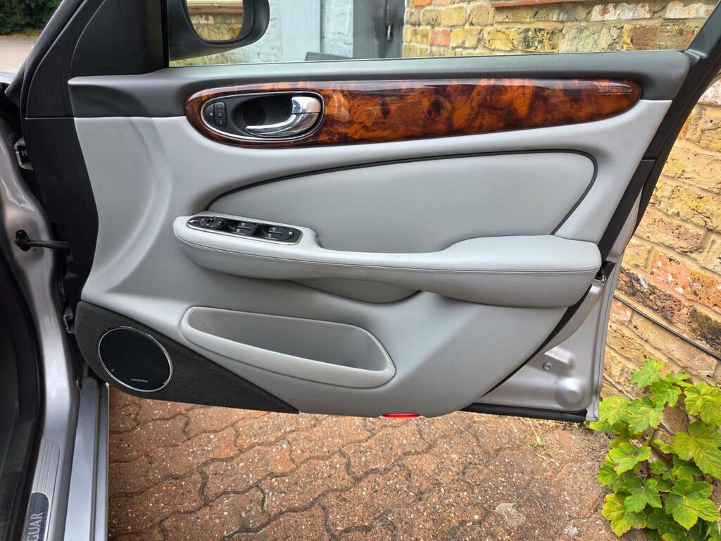 Jaguar XJ Tdvi Sport Premium Saloon Blue #36