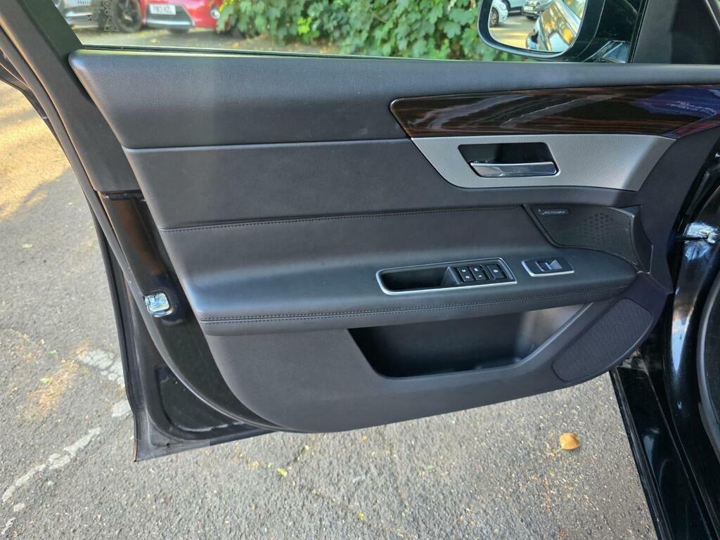 Jaguar XF Prestige Blue #44
