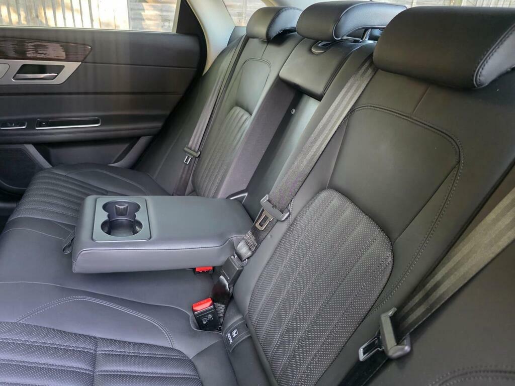 Jaguar XF Prestige Blue #24