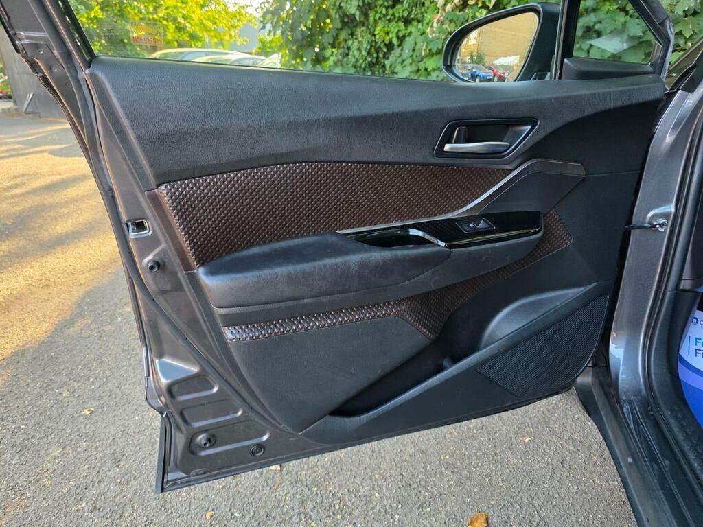 Toyota C-Hr Dynamic Silver #38