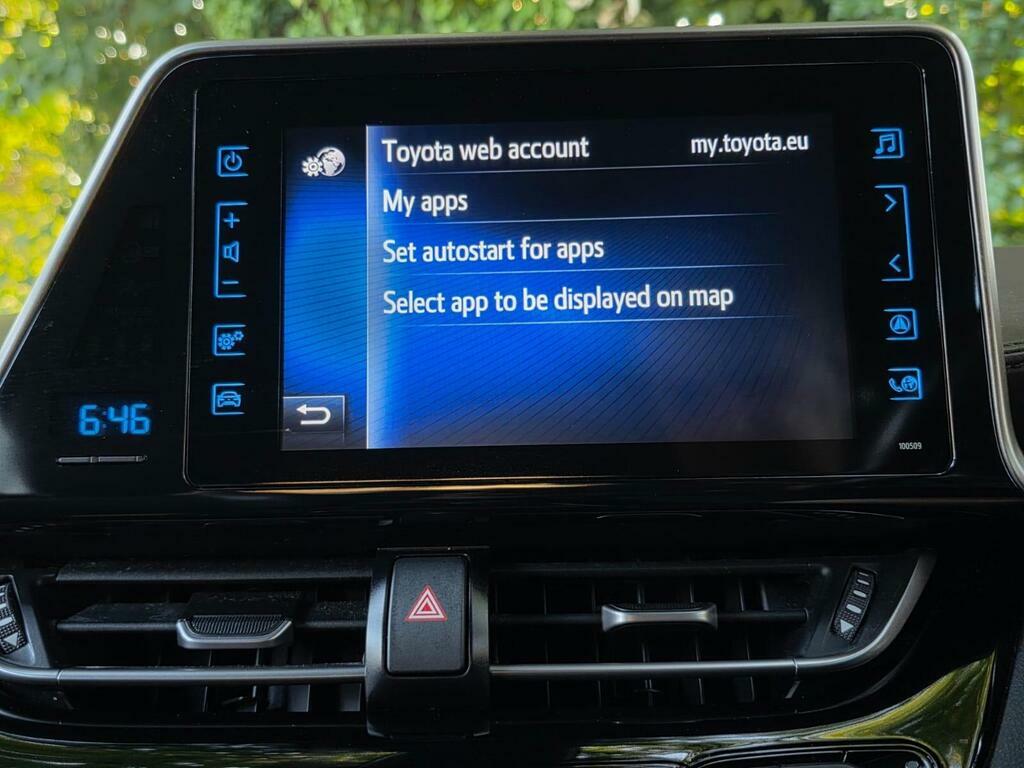 Toyota C-Hr Dynamic Silver #48