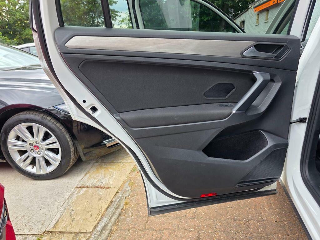Volkswagen Tiguan Allspace R-line Tech Black #46