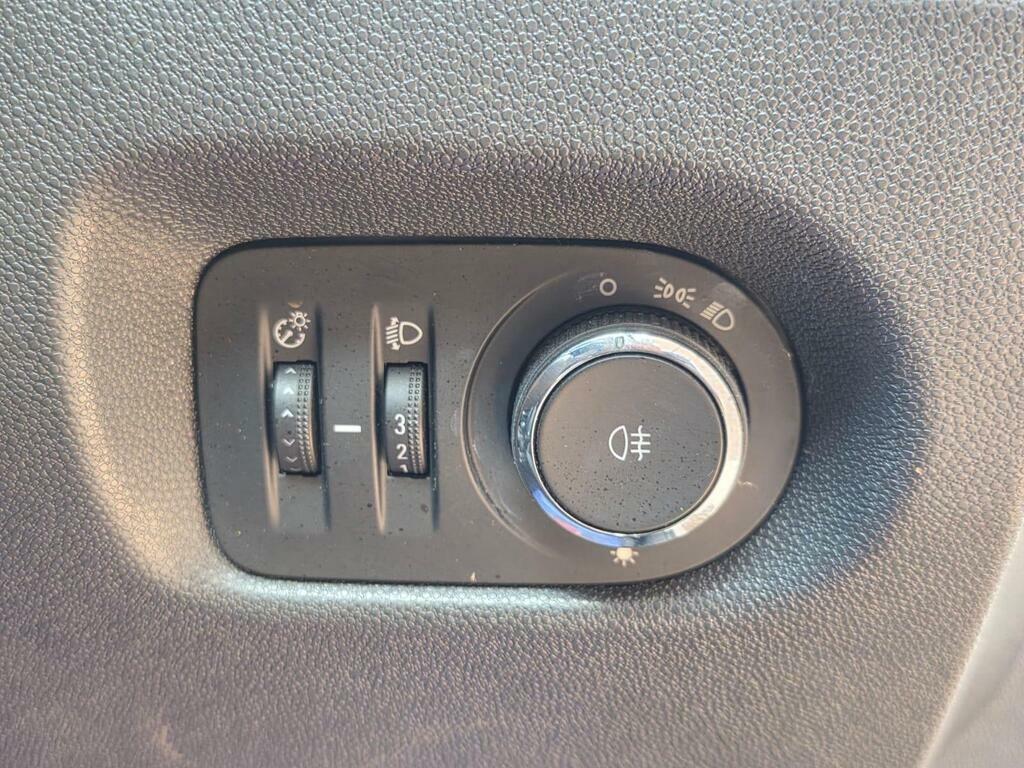 Vauxhall Corsa Hatchback 1.4 16V Se Euro 5 Silver #24