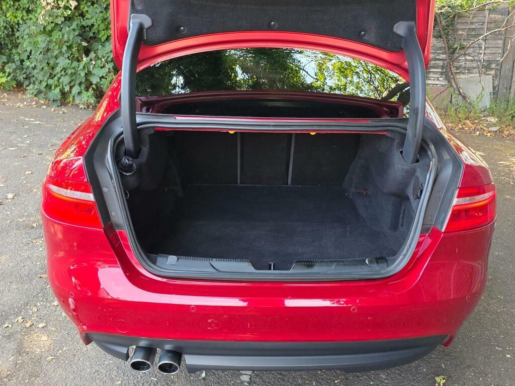 Jaguar XE R-sport Black #58