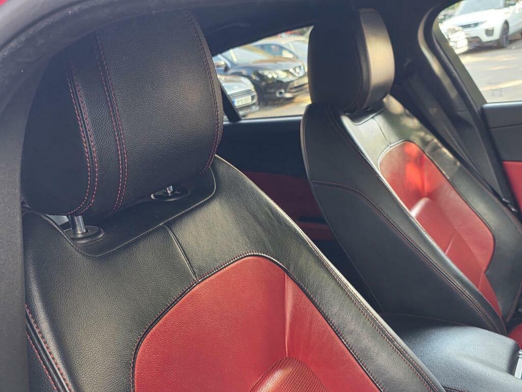 Jaguar XE R-sport Black #72