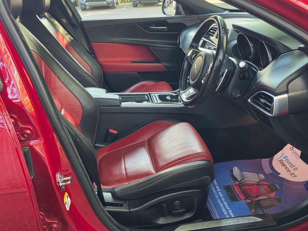 Jaguar XE R-sport Black #13