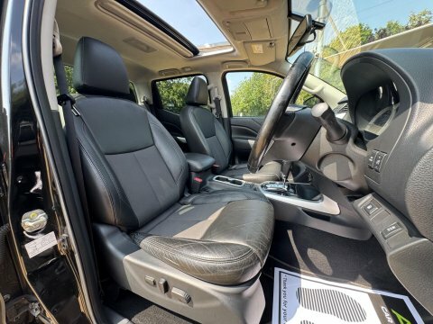 Nissan Navara 2.3 Dci N-guard Black #2
