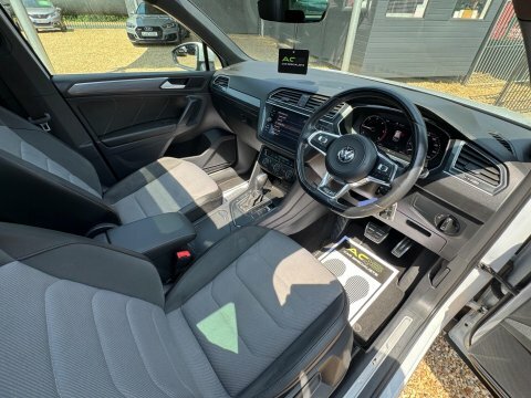 Volkswagen Tiguan 2L Se Navigation Black #16