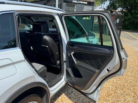 Volkswagen Tiguan 2L Se Navigation Black #17