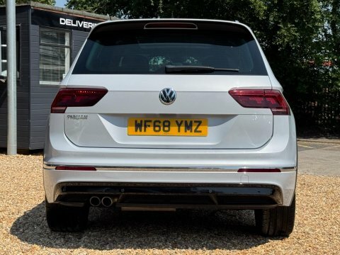 Volkswagen Tiguan 2L Se Navigation Black #8