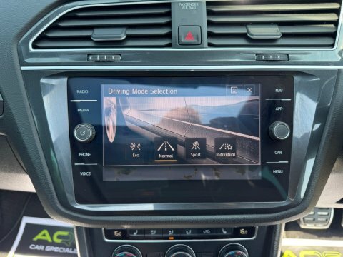 Volkswagen Tiguan 2L Se Navigation Black #37