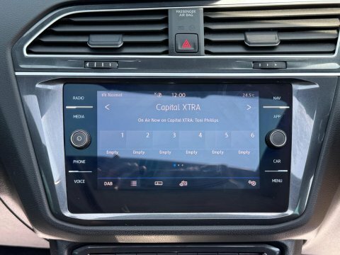 Volkswagen Tiguan 2L Se Navigation Black #32