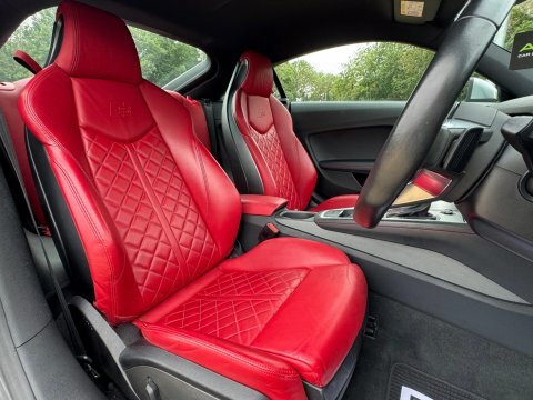 Audi TT 2.0 Tfsi Roadster Black #2