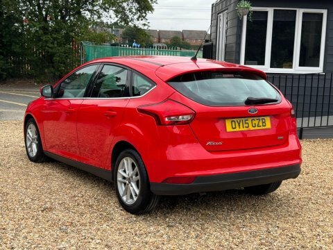 Ford Focus 1.0T Ecoboost Zetec OY15GZB Red #4