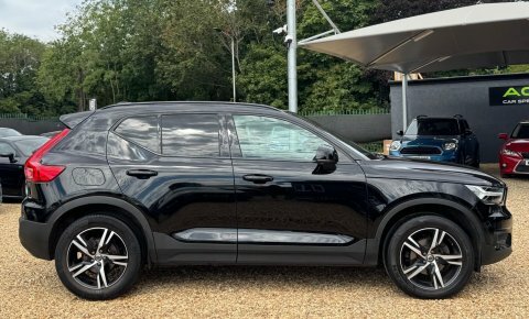 Volvo XC40 1.5 T3 R-design Black #3