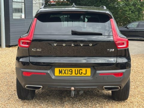 Volvo XC40 1.5 T3 R-design Black #5