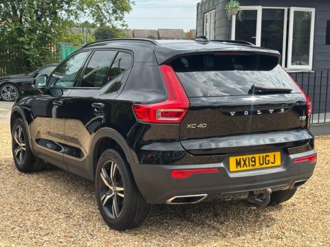 Volvo XC40 1.5 T3 R-design Black #6